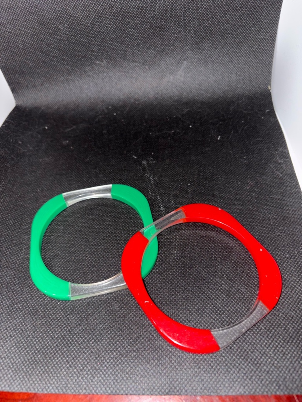 Vintage lucite Segment Bangle Bracelets in Green and Red